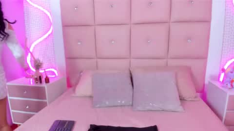 Isabel  online show from 05/15/26, 12:01