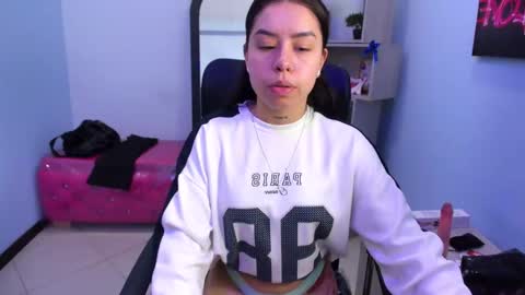 Snapshot of isabellasummer_ chatting on 06/08/26, 02:06 isebella online show from 06/08/26, 02:06