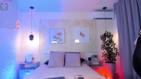 Snapshot of isabellasweet__ chatting on 02/17/26, 03:47 online show from 02/17/26, 03:47