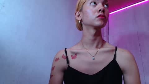 isabellatx online show from 04/22/26, 11:28