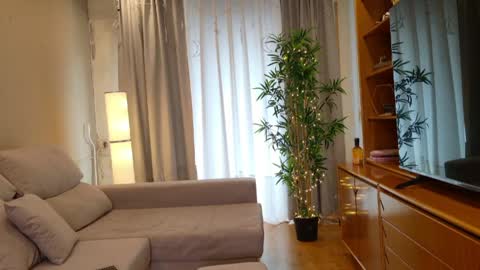 isabellauribe online show from 04/25/26, 12:30