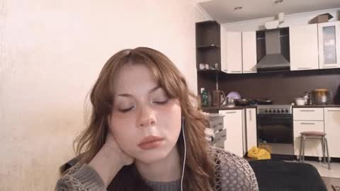 Isabella online show from 12/18/25, 08:20