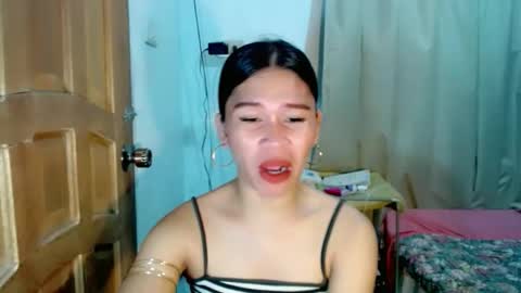 Snapshot of isabelle_amore chatting on 05/19/26, 07:58 Ysa online show from 05/19/26, 07:58