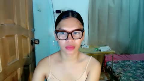 Snapshot of isabelle_amore chatting on 06/07/26, 05:55 Ysa online show from 06/07/26, 05:55
