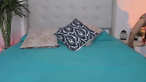 Snapshot of isabellediaz chatting on 02/25/25, 07:09 Isabelle Diaz online show from 02/25/25, 07:09