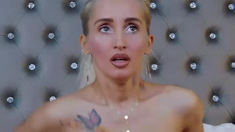 Snapshot of isabelleethan chatting on 01/31/25, 03:09 IsabelleEthan online show from 01/31/25, 03:09