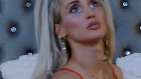 Snapshot of isabelleethan chatting on 02/11/25, 06:51 IsabelleEthan online show from 02/11/25, 06:51