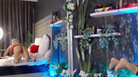 Snapshot of isabelleethan chatting on 02/11/25, 10:26 IsabelleEthan online show from 02/11/25, 10:26