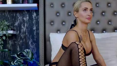 Snapshot of isabelleethan chatting on 02/25/25, 09:20 IsabelleEthan online show from 02/25/25, 09:20