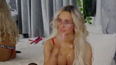 Snapshot of isabelleethan chatting on 11/14/25, 02:32 IsabelleEthan online show from 11/14/25, 02:32