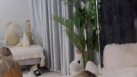 IsabelleEthan online show from 04/23/26, 02:13