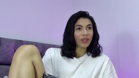 Snapshot of isabellefoxx chatting on 12/06/24, 11:00 Isa online show from 12/06/24, 11:00