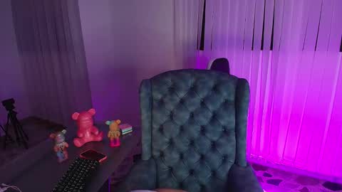 Snapshot of isabellefoxx chatting on 01/05/25, 09:26 Isa online show from 01/05/25, 09:26