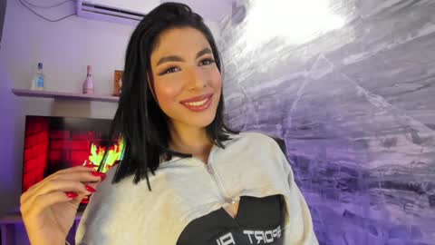 Snapshot of isabellefoxx chatting on 01/11/25, 05:20 Isa online show from 01/11/25, 05:20