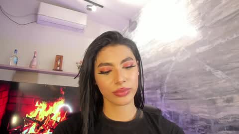 Snapshot of isabellefoxx chatting on 01/15/25, 09:02 Isa online show from 01/15/25, 09:02