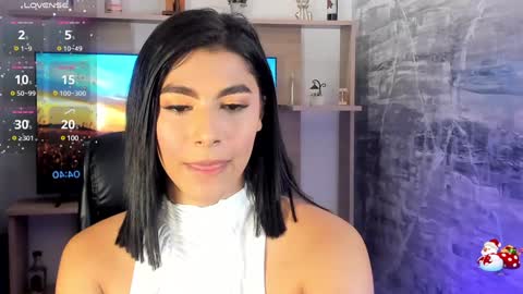 Snapshot of isabellefoxx chatting on 01/24/25, 09:39 Isa online show from 01/24/25, 09:39