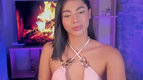 Snapshot of isabellefoxx chatting on 02/22/25, 07:12 Isa online show from 02/22/25, 07:12