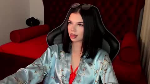 isabellevale online show from 10/08/25, 06:49