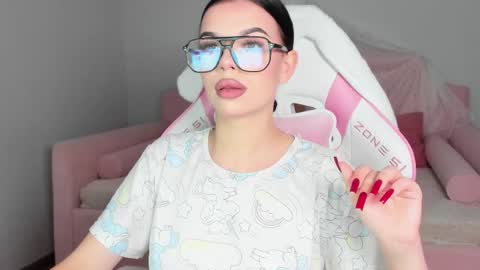 isabellevale online show from 10/15/25, 06:08