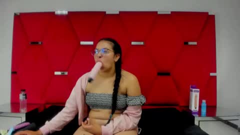 isabellrodriguez18 online show from 01/08/25, 10:04