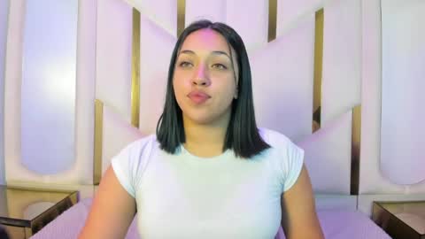 Snapshot of isabellrodriguez18 chatting on 05/21/26, 03:24 isabellrodriguez18 online show from 05/21/26, 03:24