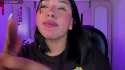 Snapshot of isabellrodriguez18 chatting on 06/25/26, 04:01 isabellrodriguez18 online show from 06/25/26, 04:01