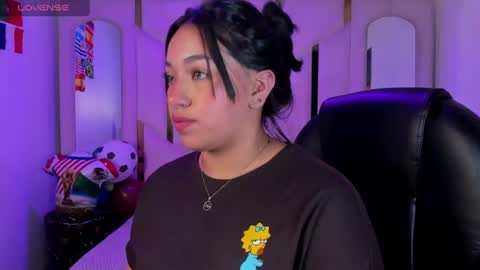 Snapshot of isabellrodriguez18 chatting on 06/25/26, 05:12 isabellrodriguez18 online show from 06/25/26, 05:12