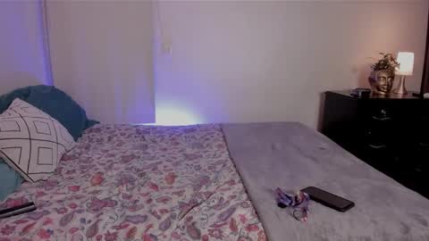 Isa online show from 09/12/25, 02:00