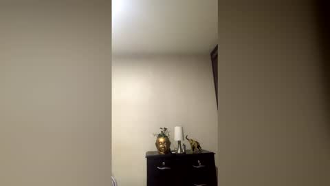 Snapshot of isabelprietoo chatting on 03/06/26, 11:45 Isa online show from 03/06/26, 11:45