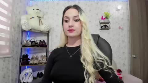 ISABELLA online show from 05/15/26, 06:59