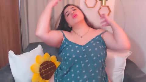 Snapshot of isabum_ chatting on 02/05/26, 02:33 Isa online show from 02/05/26, 02:33