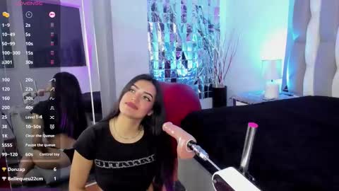 Snapshot of isadiazz chatting on 10/16/25, 04:35 Isa online show from 10/16/25, 04:35