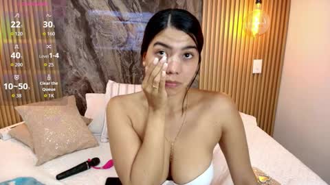 ISADORA online show from 10/20/25, 10:32