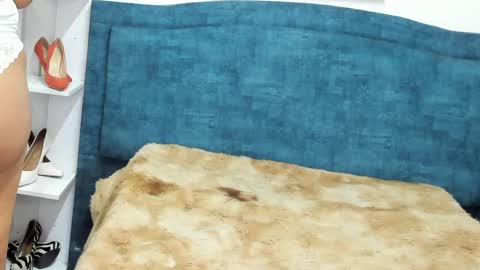 Isabel online show from 04/20/26, 12:30