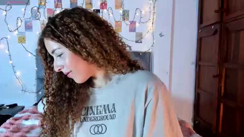 Isabela  online show from 01/16/26, 03:21