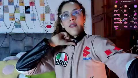 Isabela  online show from 02/03/26, 04:21