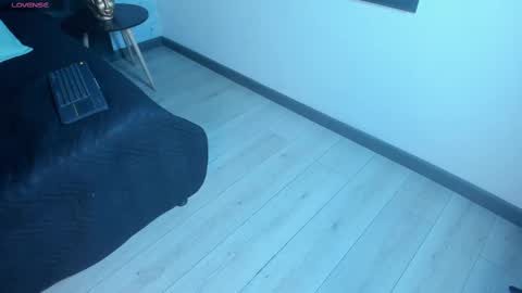 I S A  S AN D E R S  online show from 11/08/25, 07:12