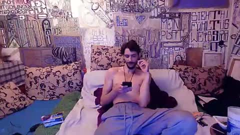 Snapshot of ischam187 chatting on 10/30/25, 05:24 ischam187 online show from 10/30/25, 05:24