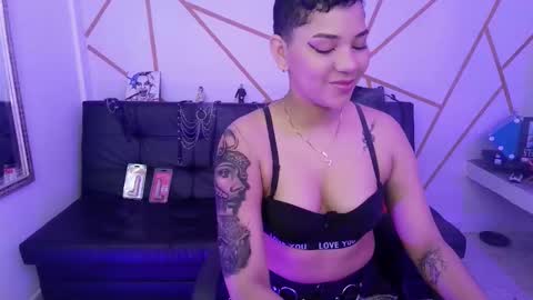 isabela online show from 09/19/25, 08:53