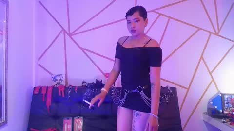 isabela online show from 10/17/25, 09:50