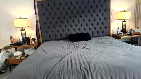 Snapshot of iselayebra chatting on 11/18/25, 10:03 isela online show from 11/18/25, 10:03