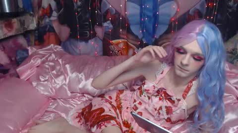 Sele online show from 11/19/25, 10:43