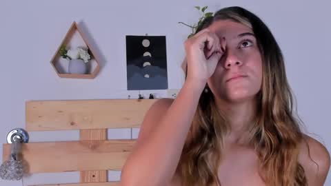 ishabellalopez online show from 12/28/24, 08:26