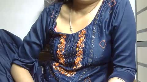 ishika_ishu online show from 02/24/26, 06:06