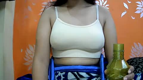 ishika_singh_ online show from 01/13/25, 02:50