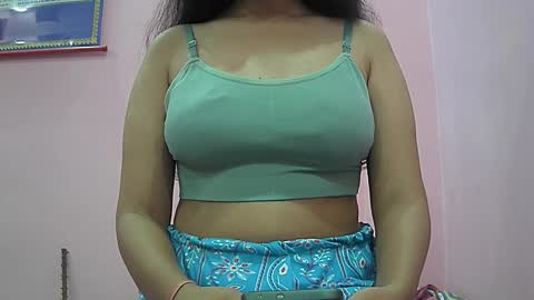 ishika_singh_ online show from 10/23/25, 04:39