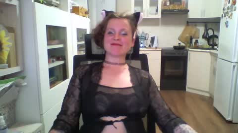 Snapshot of ishtar_25 chatting on 01/25/25, 03:52 Ishtar 25 online show from 01/25/25, 03:52