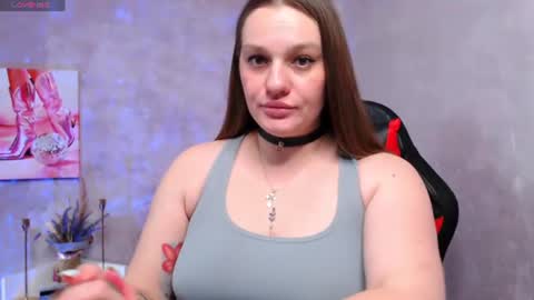 Snapshot of isingle_mom chatting on 06/15/26, 10:17 isingle_mom online show from 06/15/26, 10:17