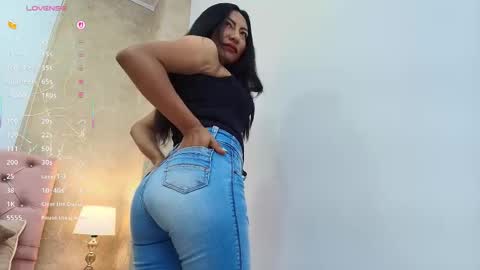 Isis Choi online show from 03/06/26, 07:21