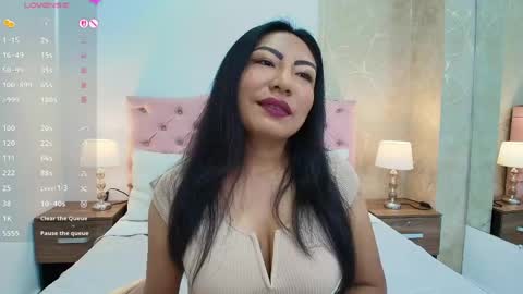 Isis Choi online show from 05/29/26, 07:34